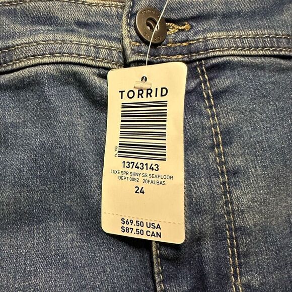 NWT torrid luxe skinny jeans 24 - Picture 3 of 10